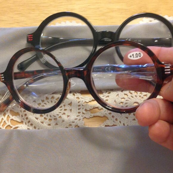 Reading Glasses, four new pair round style - Picture 4 of 9